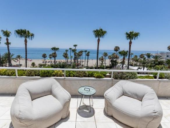 Penthouse for sale in Puerto Banús