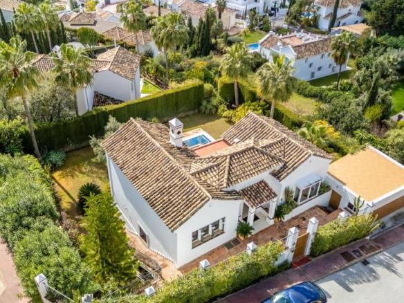 House or villa for sale in Sau-tm1 Monteistan, 46, Istán