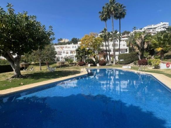 Townhouse for sale in Herrojo el, La Quinta