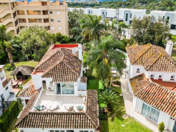 House or villa for sale in Calahonda