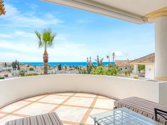 Penthouse for sale in Lomas de Marbella Club