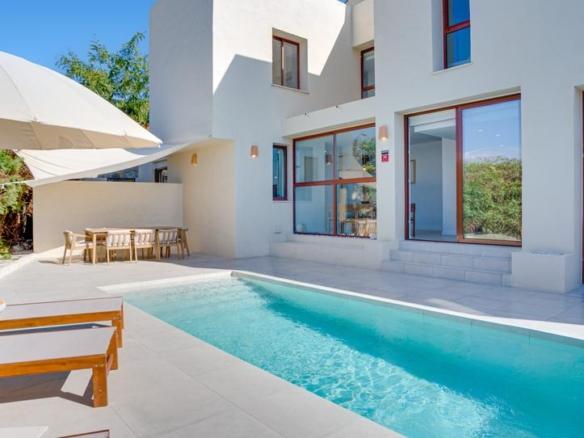 Townhouse for sale in Cancelada