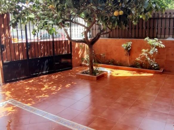 Townhouse for sale in Los Boliches