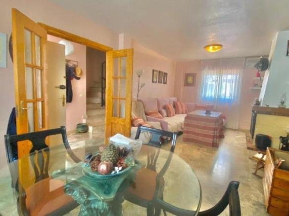 Townhouse for sale in Santa Isabel