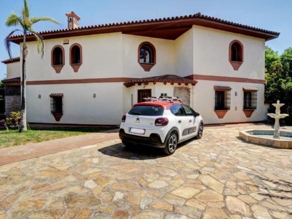 House or villa for sale on Avenida Palmeras las, Parque de la Paloma
