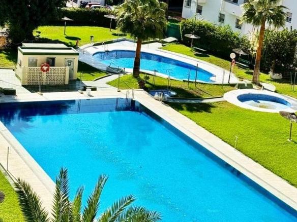 Apartment for sale on Calle Naciones, Parque de la Paloma