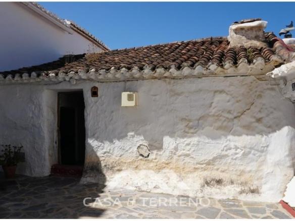 House or villa for sale on Calle Cuesta, Canillas de Aceituno