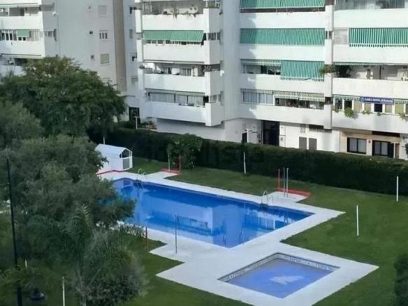 Apartment for sale on Avenida de Miramar, Castillo Sohail – Miramar