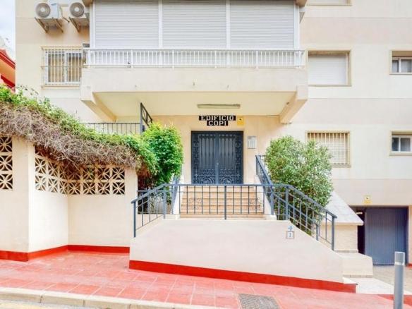 Apartment for sale on Avenida Mar y Sol, Solymar