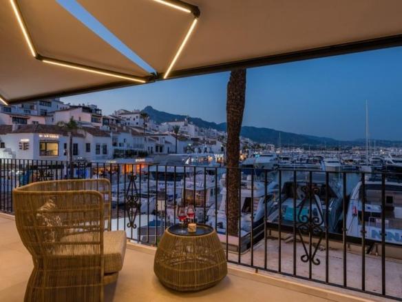 Apartment for sale in Puerto Banús