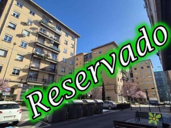 Apartment for sale on Calle Serafín Azcona Gamen, Lourdes