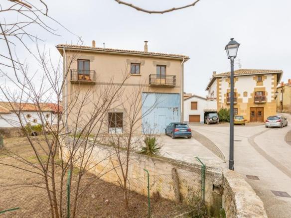 House or villa for sale in Unzué – Calle Mayor, 3, Unzué / Untzue