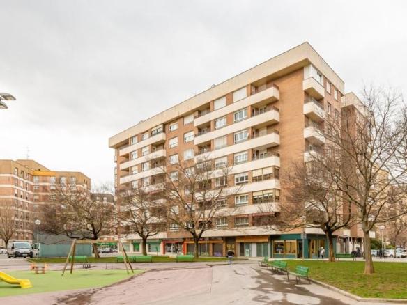 Apartment for sale in Pamplona-Iruña – Calle San Juan Bosco, 7, Iturrama