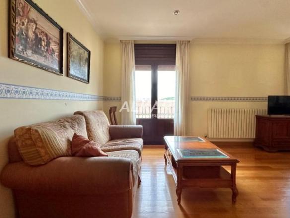 House or villa for sale on Calle Mayor, Fustiñana