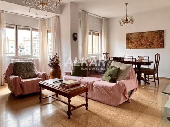 Apartment for sale on Calle de Juan Antonio Fernández, Centro