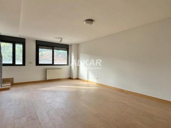 Penthouse for sale on Avenida Merindades, Centro