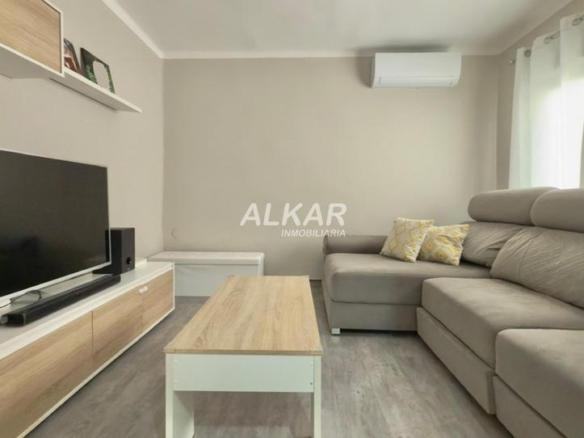House or villa for sale on Calle del Estanque, Lourdes