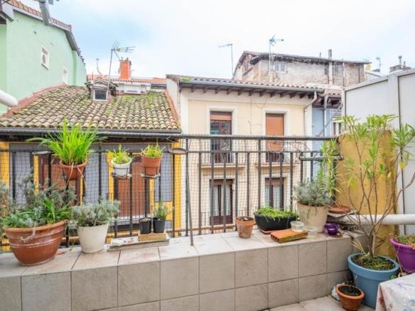 Penthouse for sale on Calle de la Estafeta, Old Town