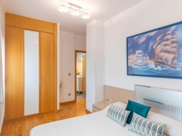 Apartment for sale in Plaza de Los Fueros, Valle de Elorz / Elortzibar