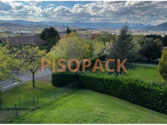 Apartment for sale on Avenida Egüés, Olaz