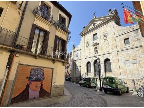 Apartment for sale in Descalzos, Old Town