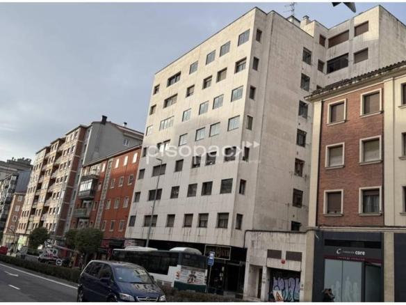 Apartment for sale on Avenida Zaragoza, Azpilañaga
