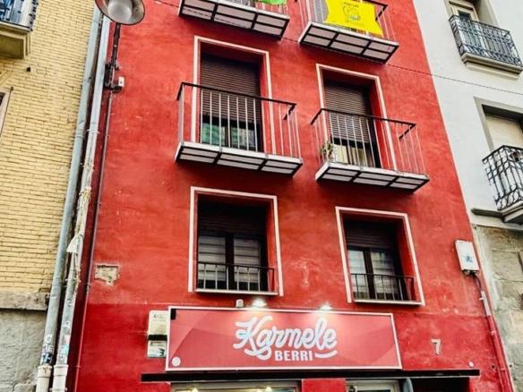 Apartment for sale on Calle Navarreria, Old Town