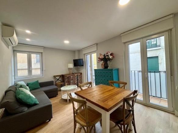 Apartment for sale on Javier Street, Old Town