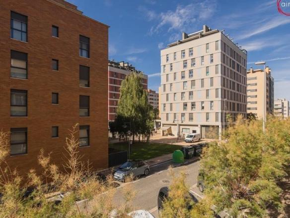 Apartment for sale on Calle Leonor de Aquitania, 26, Nuevo Artica