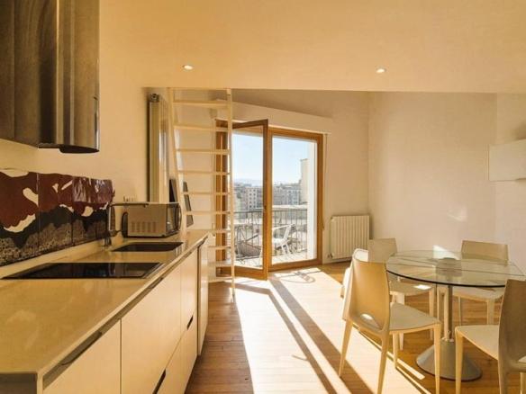 Apartment for sale on Avenida Baja Navarra, 34, 2nd floor, Ensanche