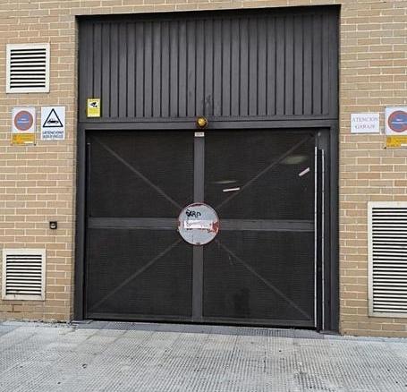 Garage for sale in Rochapea