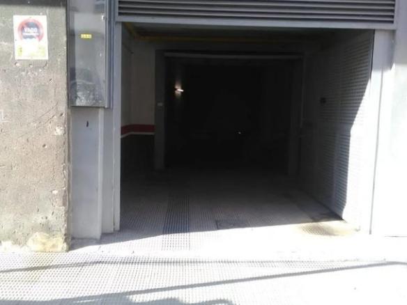 Garage for sale in Rochapea