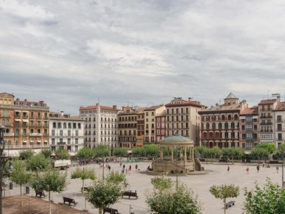 Apartment for sale in Del Castillo, Old Town