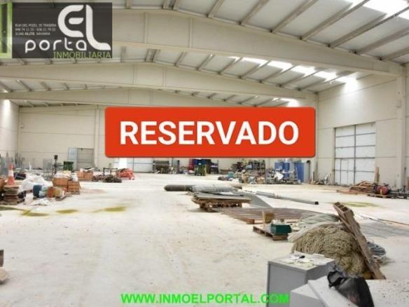 Industrial building for sale in Murillo El Fruto