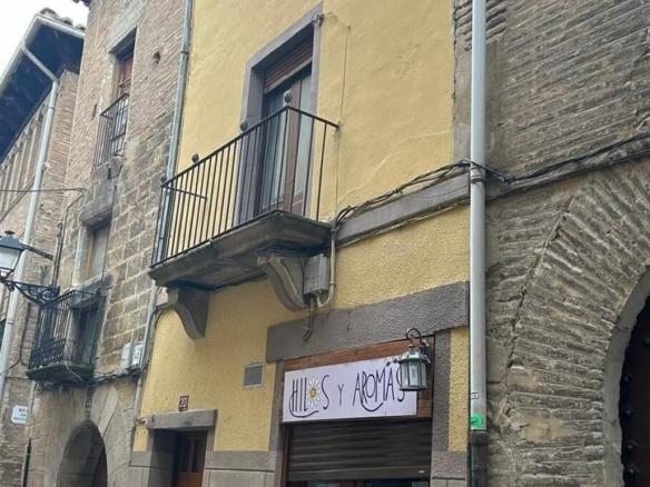 Rustic property for sale on Calle Mayor, Olite / Erriberri
