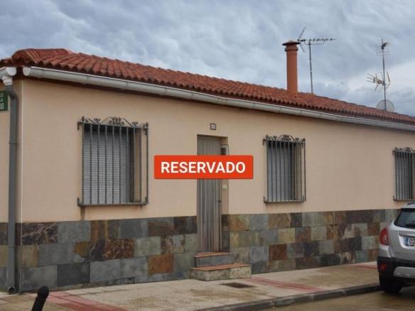 House or villa for sale on Calle San Fermín, Murillo El Cuende