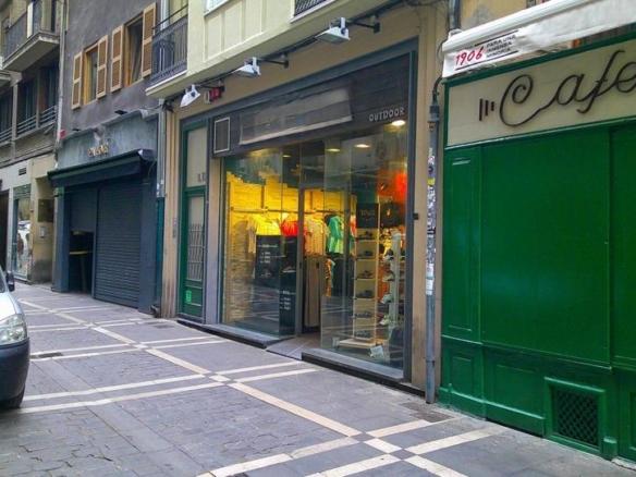 Commercial premises for sale on Calle de las Comedias, Old Town