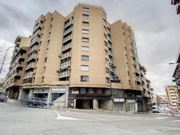 Garage for sale in Tudela – Diaz Bravo, Centro