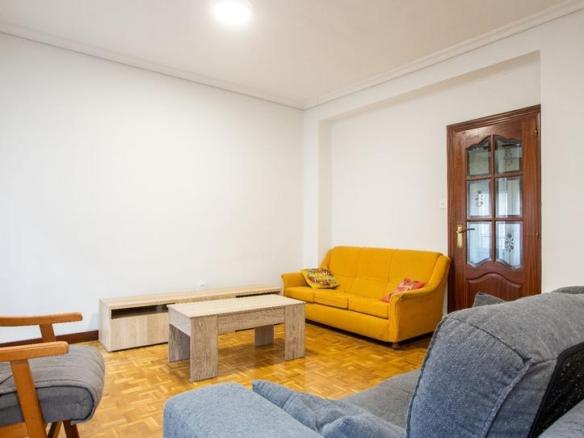 Apartment for sale in Rochapea