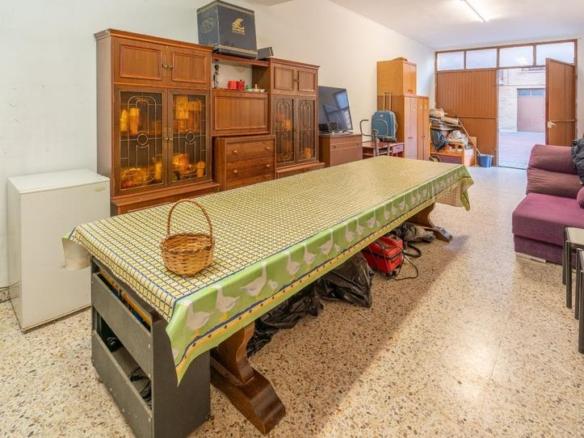 Commercial premises for sale in Txori, Puente la Reina / Gares