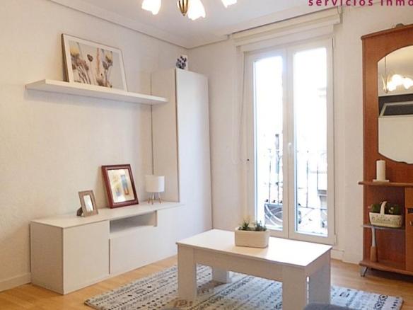 Apartment for sale on Calderería Street, Old Town
