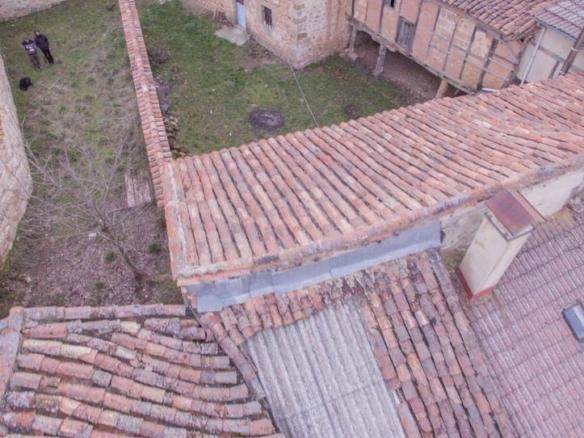 Townhouse for sale on Calle Iglesia Bsm, 44, Aguilar de Campoo