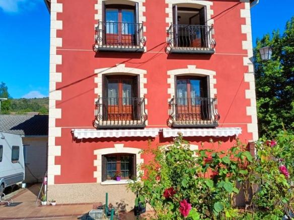 House or villa for sale in Plaza Santa Barbara, 1d, Brañosera