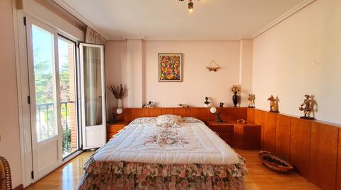Townhouse for sale on Avenida Palencia, Dueñas
