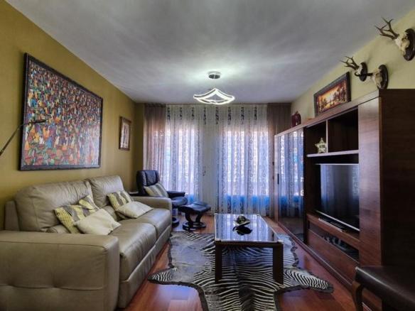 Duplex for sale on Calle Becerro de Bengoa, Centro