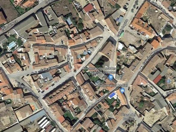 Townhouse for sale on Calle San Pelayo, Grijota