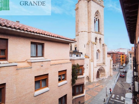 Duplex for sale on Calle Mayor Antigua, Centro