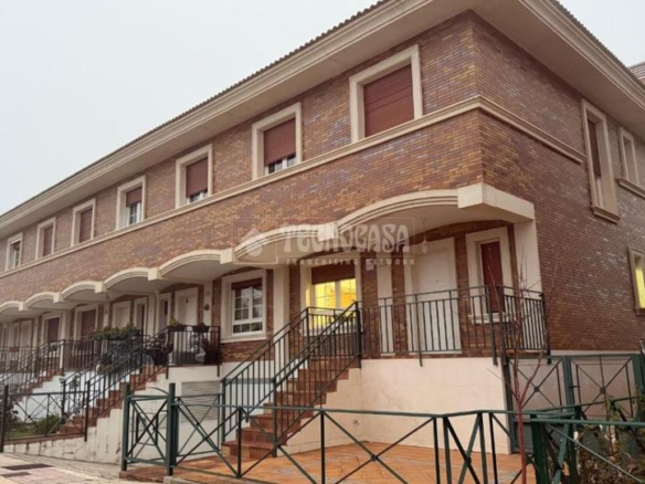 Townhouse for sale in Grijota