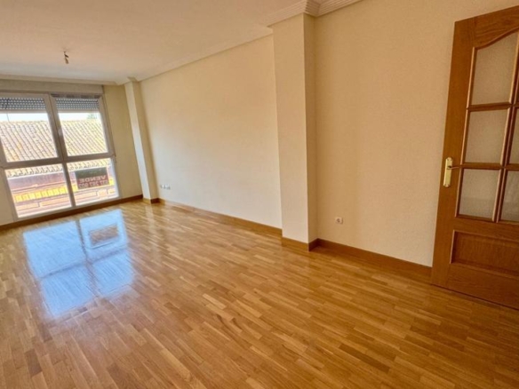 Apartment for sale in Palencia – Cl Mayor Antigua, City Center