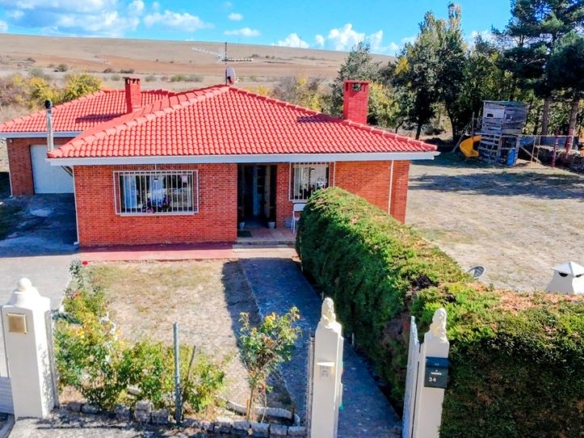 House or villa for sale on Calle San Juan Nest, 36, Aguilar de Campoo